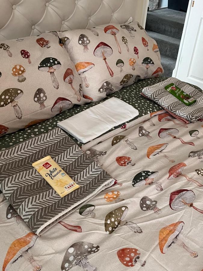 Home From Home Cosy B&B ลอนดอน ภายนอก รูปภาพ