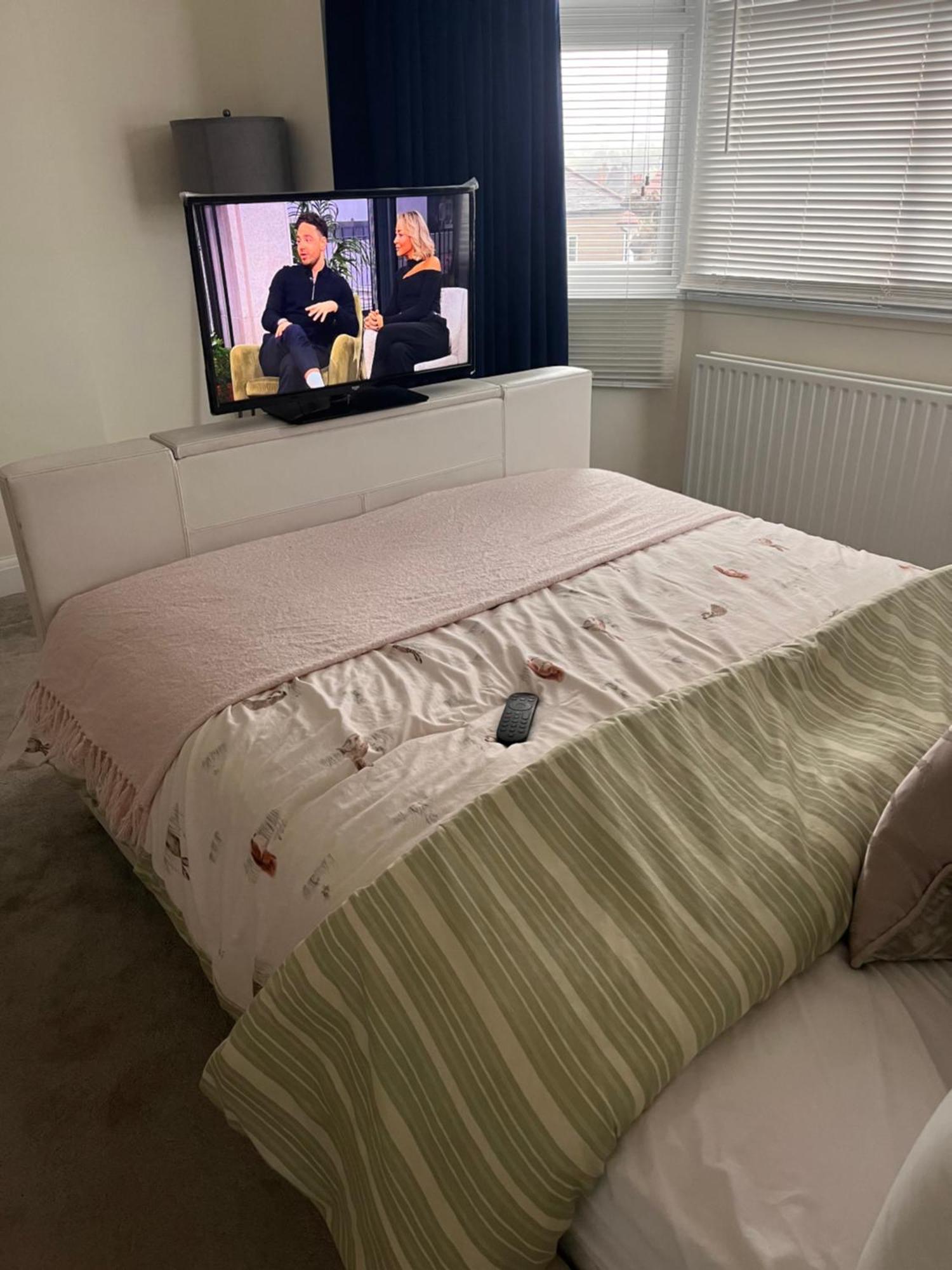 Home From Home Cosy B&B ลอนดอน ภายนอก รูปภาพ